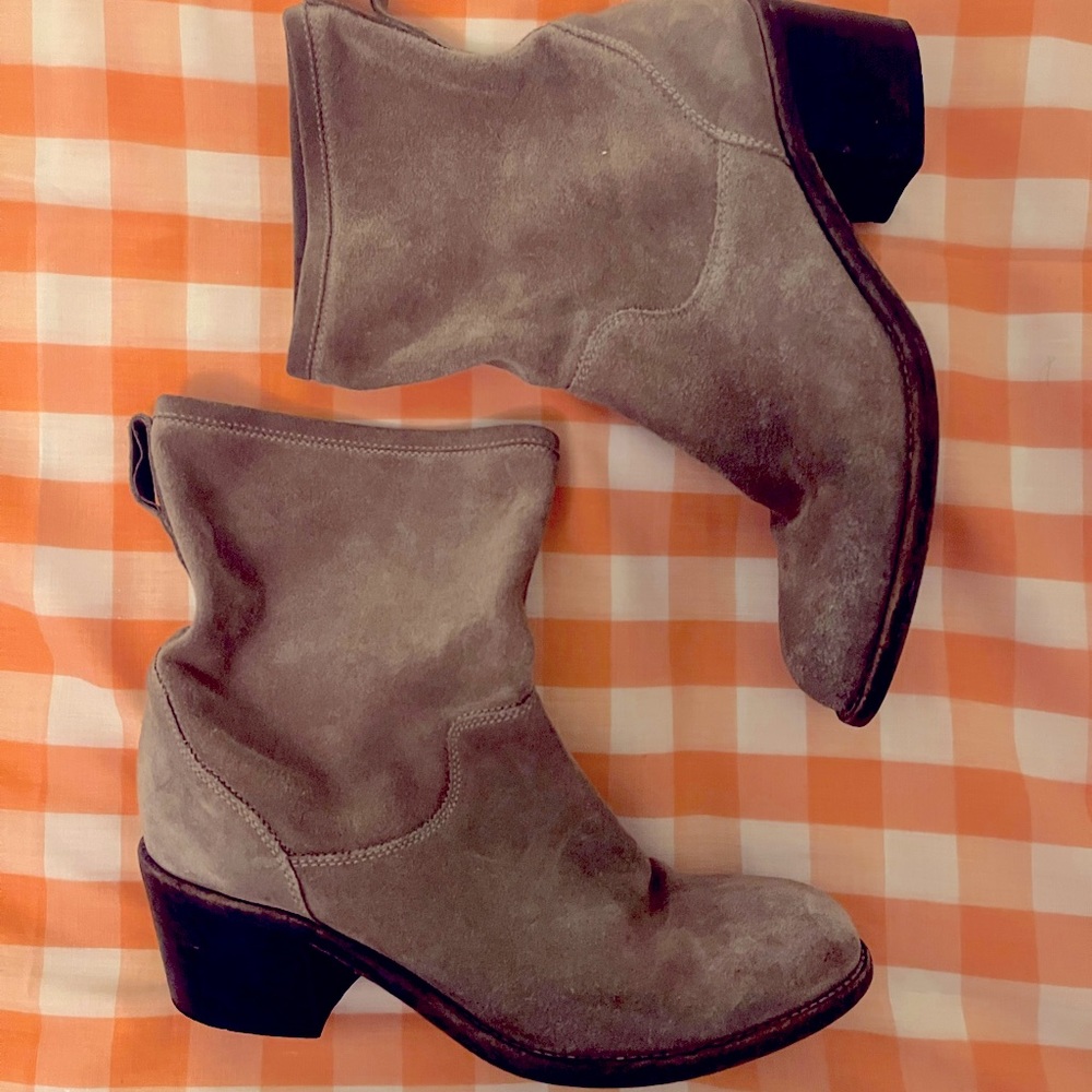 AGL-made in Italy, slouch full on bootie so cute size 7.5 US, 38 Italy